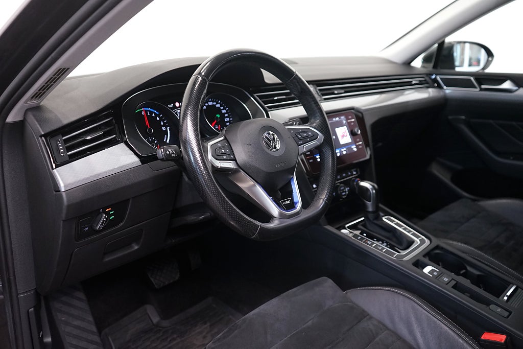 Volkswagen Passat GTE 1.4 GTE Automat Värmare Dragkrok Carplay Navi 218hk