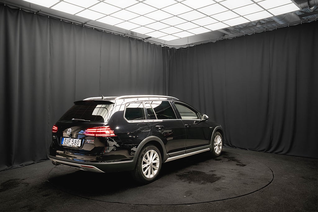 Volkswagen Golf Alltrack TDI 4Motion PLUS D-VÄRMARE DRAG KAMERA CARPLAY 184