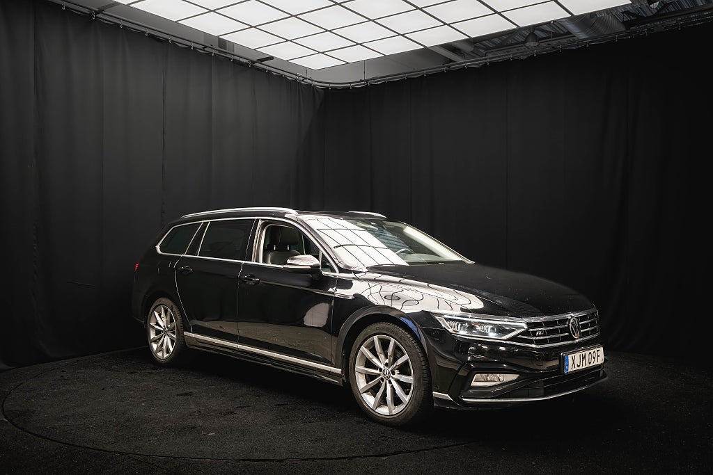 Volkswagen Passat TDI 4M R-LINE DRAG PANO MATRIX D-VÄRM 1-ÄGARE MOMS