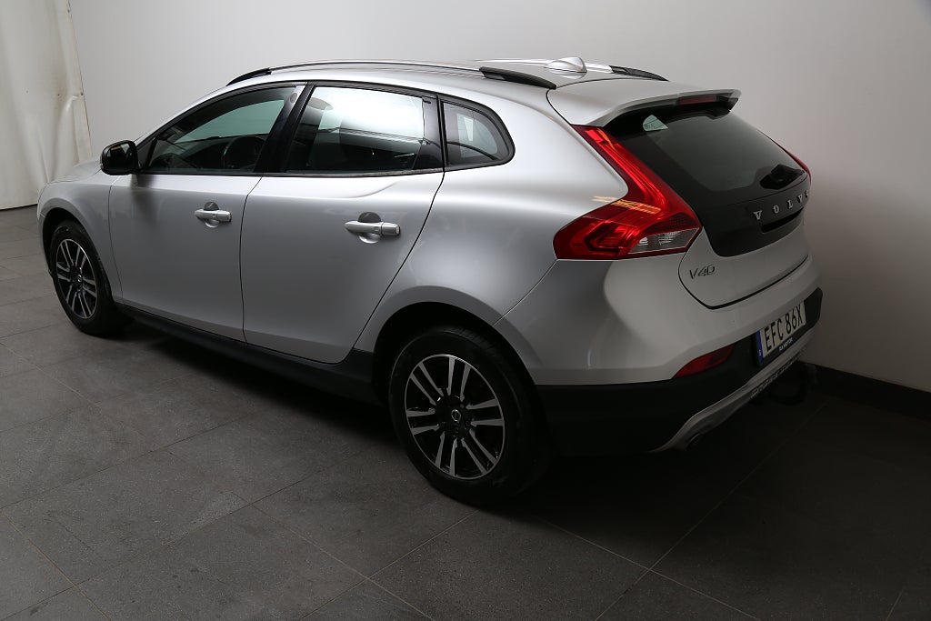 Volvo V40 Cross Country D3 150hk Adv Edition Kamera Värmare Drag 2019