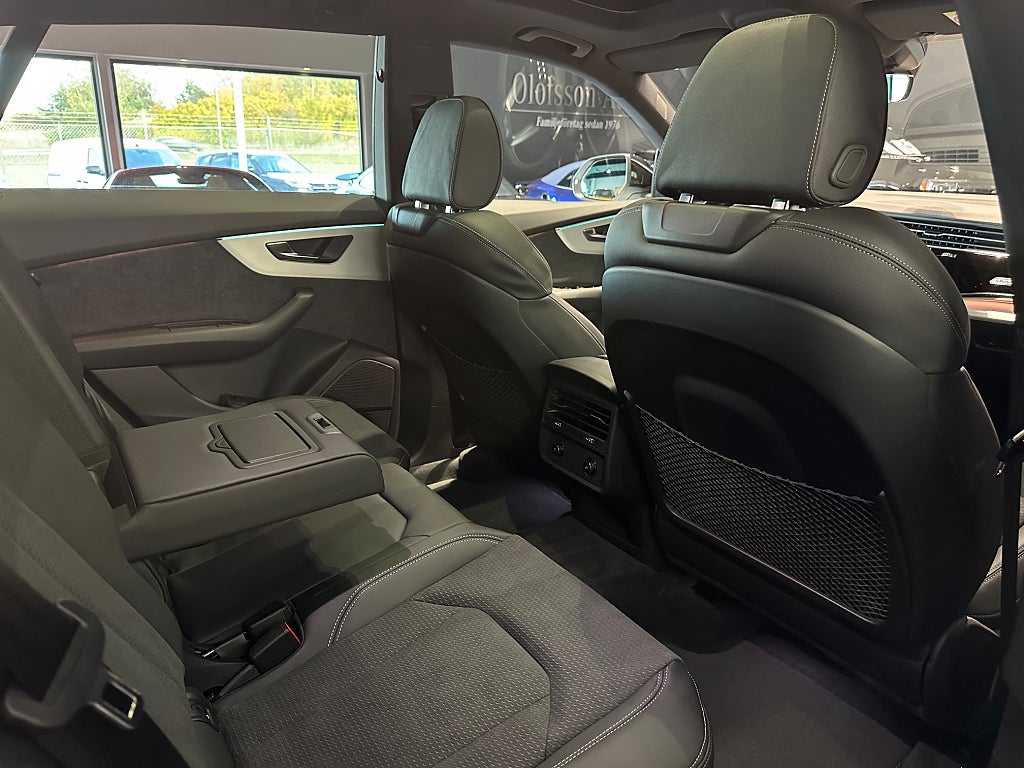 Audi Q8 50 TDI quattro S Line Panorama B&O Värmare Drag - bild 11