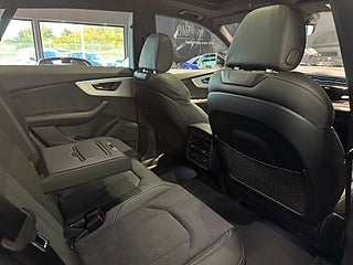 SUV Audi Q8 11 av 18