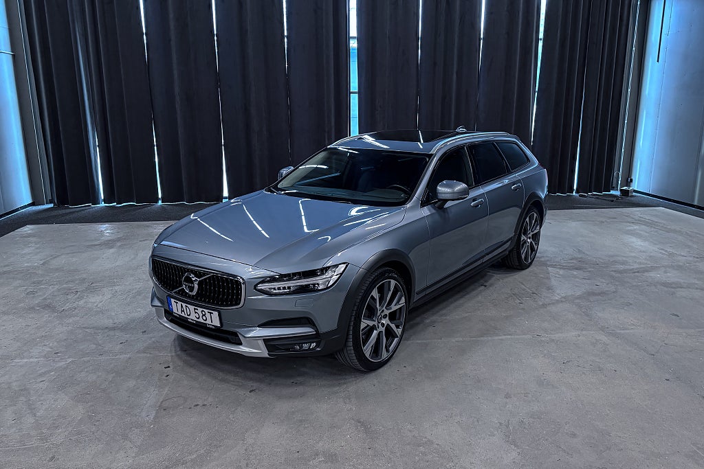 Volvo V90 Cross Country D4 AWD|Pano|Läder|360|21"tum