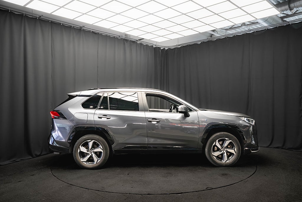 Toyota RAV4 Plug-in Hybrid AWD X-Edition DRAG JBL KAMERA 1-ÄGARE MOMS
