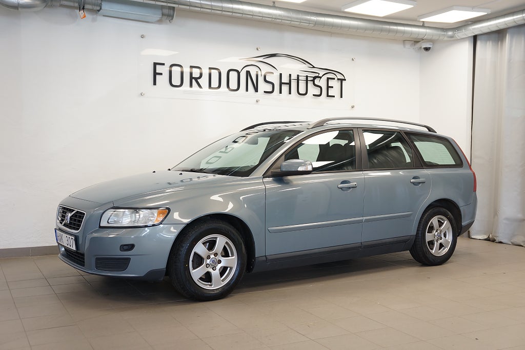 Volvo V50 1.8F 125HK KINETIC | DRAGKROK | VÄLSERVAD
