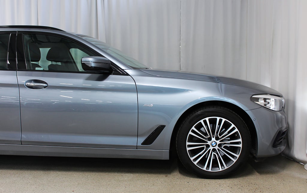 BMW 520d xDrive 190HK, Drag, Värmare, Sport line, Skinn, B-Kamer