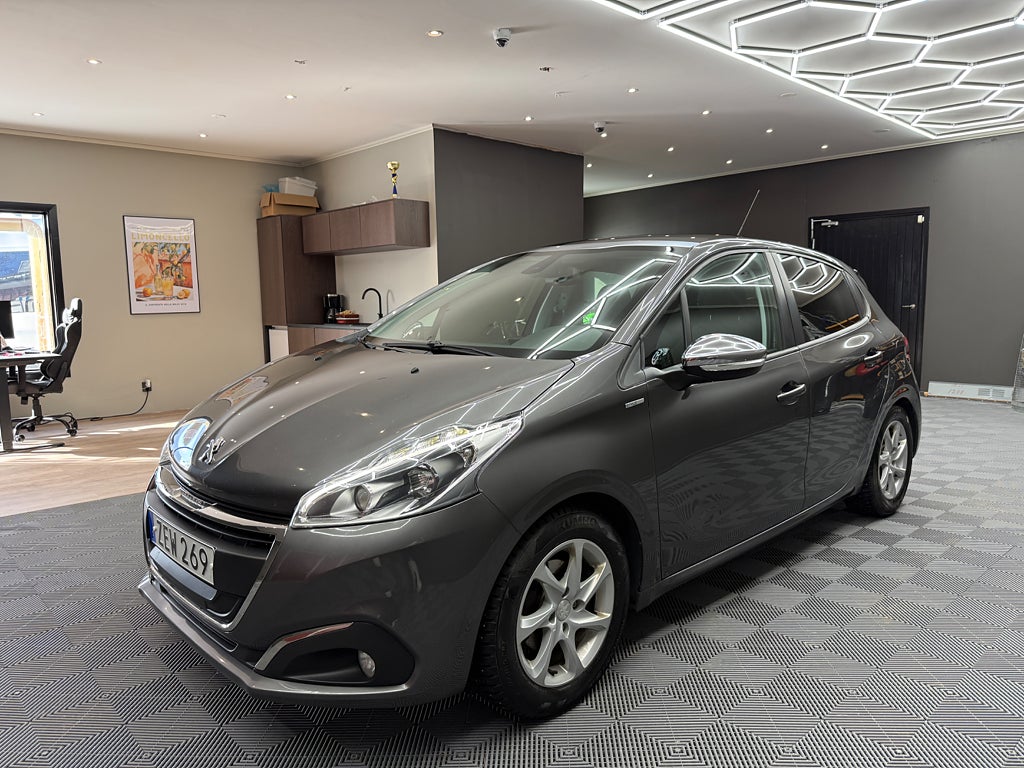 Peugeot 208 5-dörrar 1.2 PureTech 82 | STYLE EDITION | PANO | NAVI