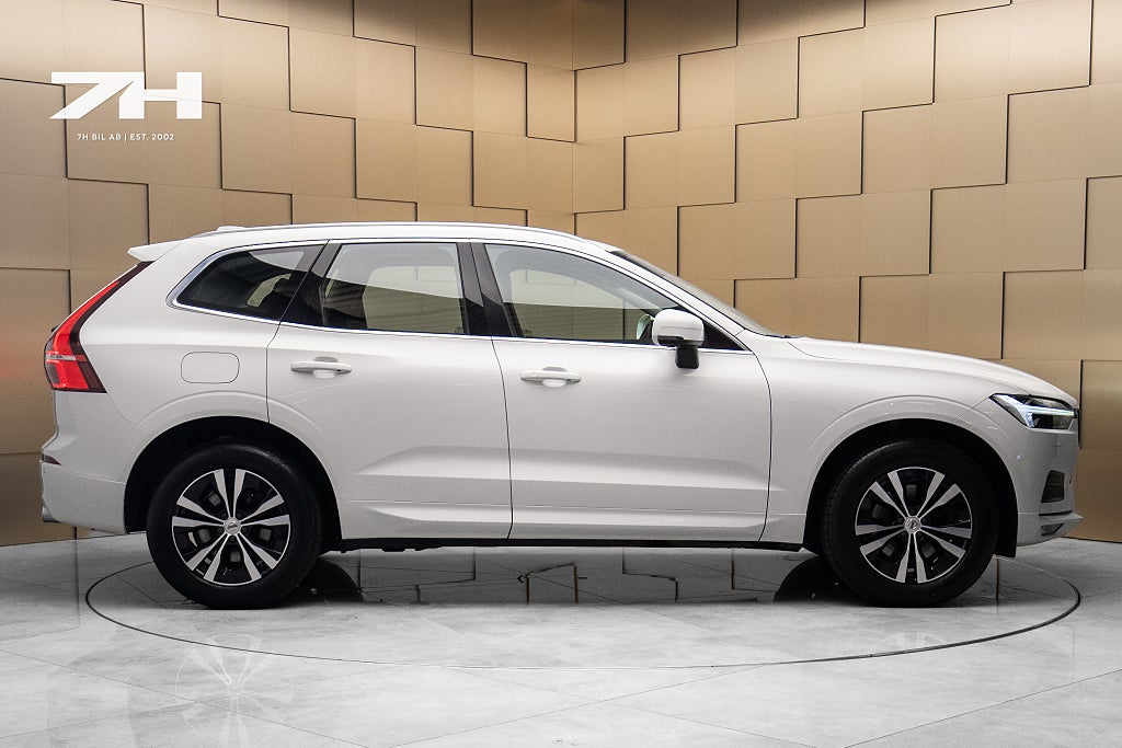Volvo XC60 B4 Momentum Advanced SE Drag Värmare Keyless Kamera
