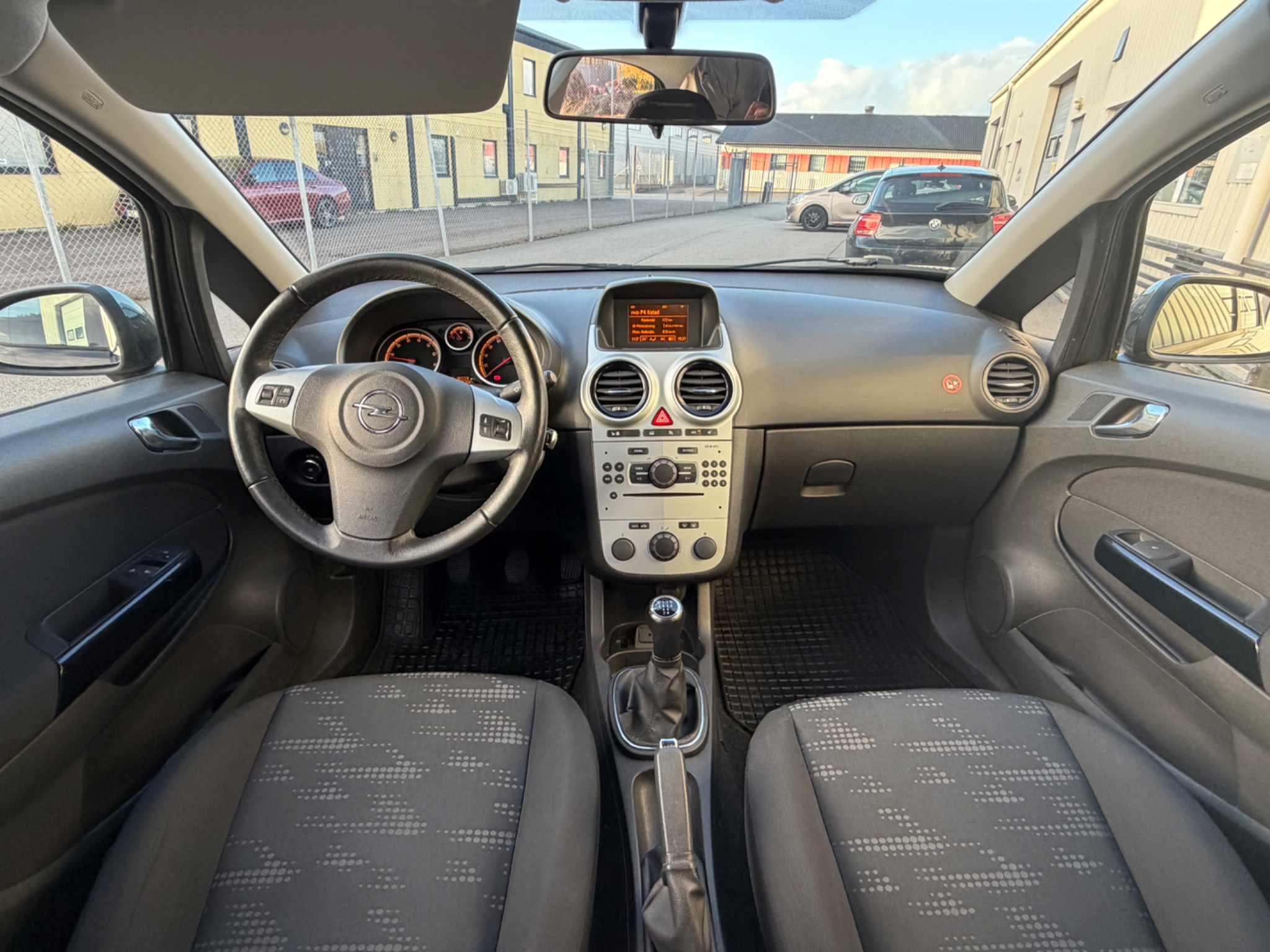 Opel Corsa Enjoy 2013, bild 7/10