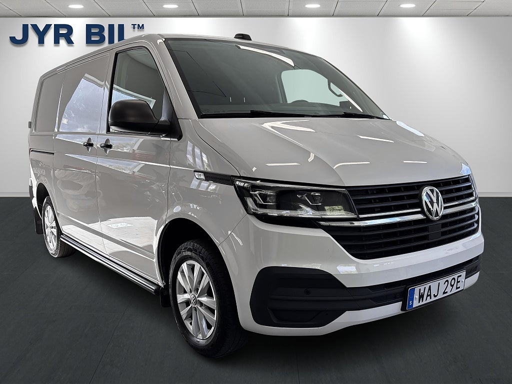 Volkswagen Transporter T30 2.0 TDI 110hk Euro 6 / V-inredd / D-värm / Leasbar