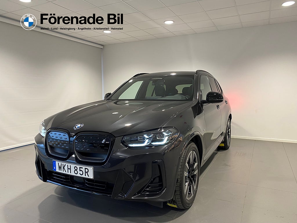 BMW iX3 Panorama Rattvärme Adaptiv Farthållare Drag