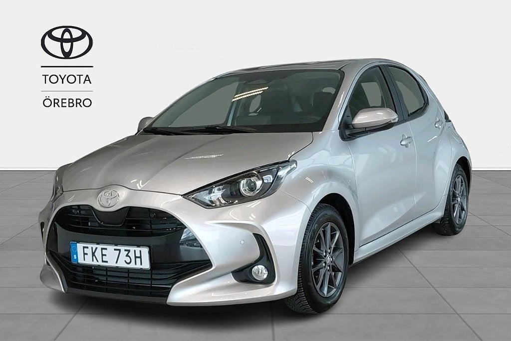Toyota Yaris Hybrid 115 Active Komfortpaket P-sensorer V-hjul