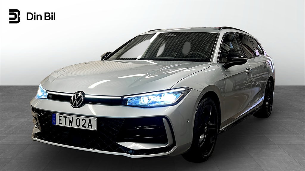 Volkswagen Passat TDI193 DSG 4M R-Line Black style