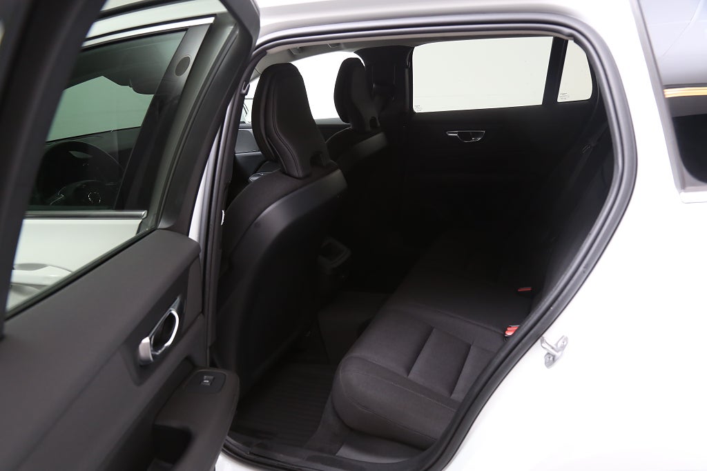 Volvo V60 B4 Diesel 197hk Momentum Adv Aut Kamera P-Värme Drag