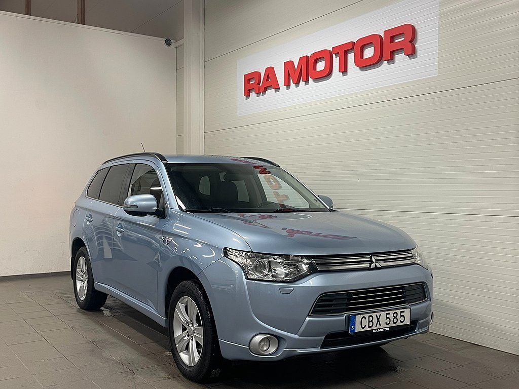 Mitsubishi Outlander PHEV CVT Business | Kamera | GPS | Drag 2014