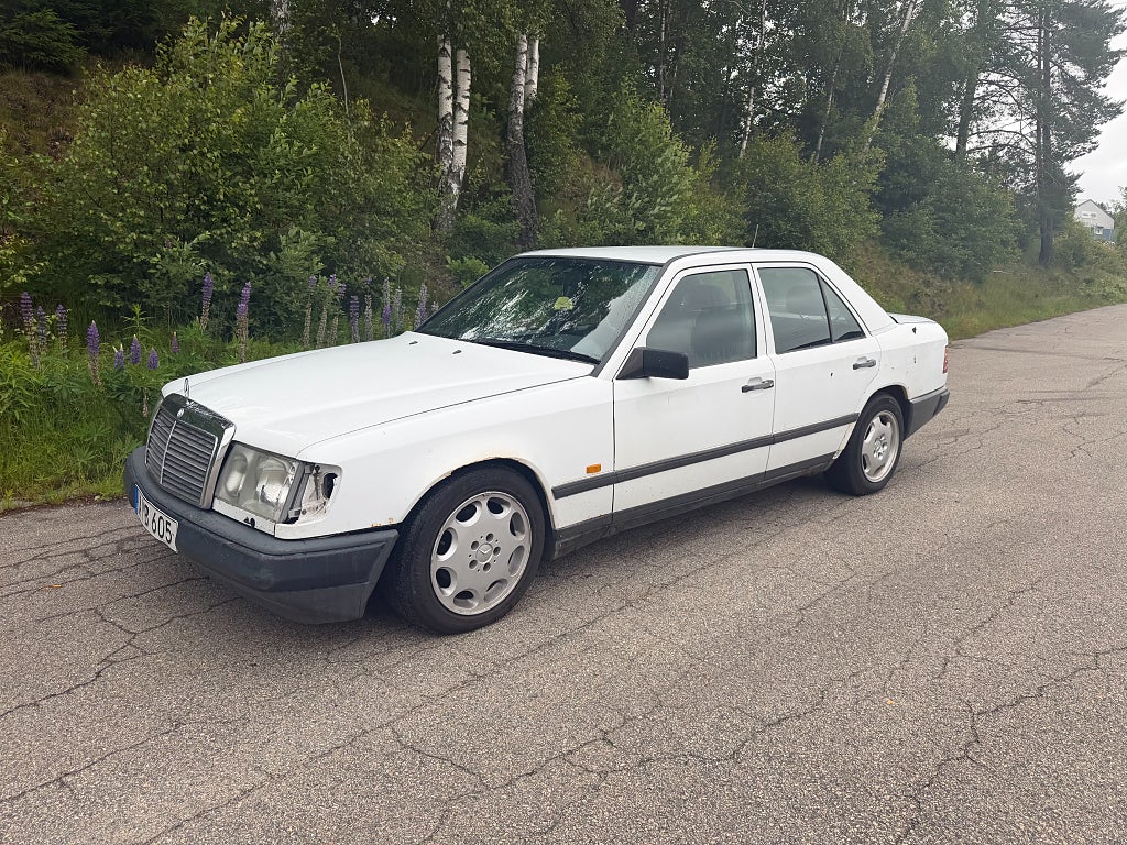 Mercedes-Benz 200 / drag / besiktigad 