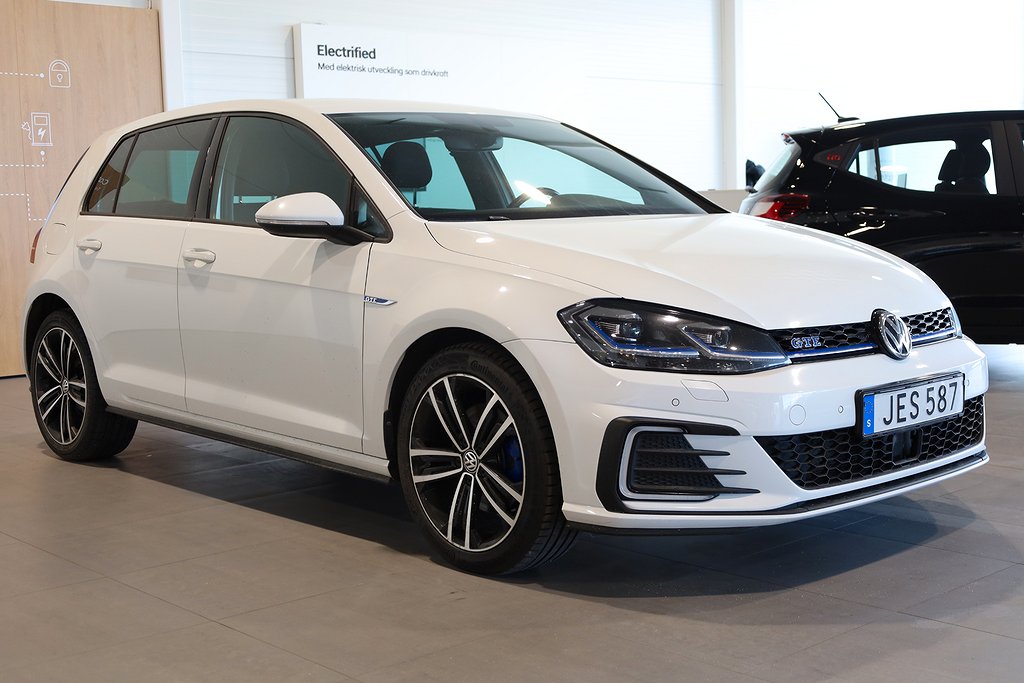 Volkswagen Golf GTE 1,4 TSI 204hk DSG Värmare Drag Facelift 2017