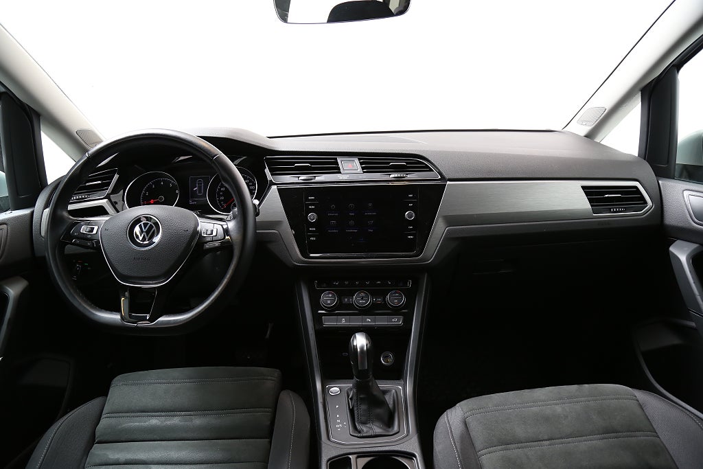 Volkswagen Touran 1,5 TSI 150hk R-Line DSG Värme Drag 7-sits 2021