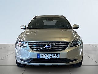 Volvo XC60 D4 AWD Classic Momentum Drag Pvärme Rattvärme S&V-däck – bild 2