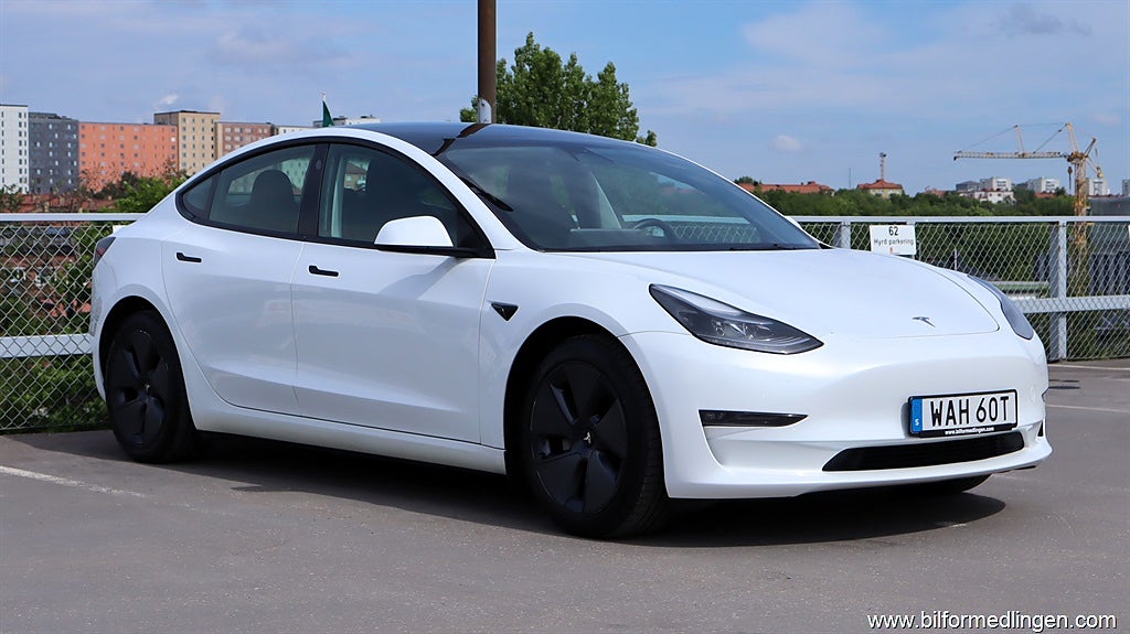 Tesla Model 3 Long Range AWD S/V-hjul 1 ägare Moms
