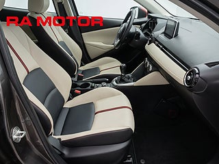 Halvkombi Mazda 2 15 av 24