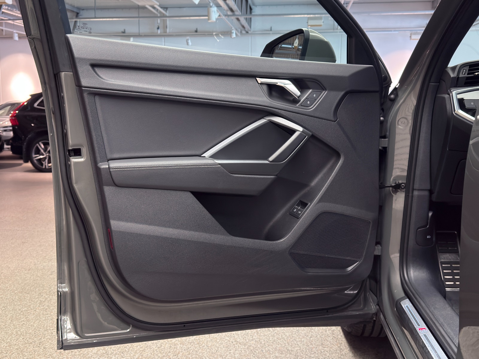 Audi Q3 45 TFSI e 245hk S-line | Dragkrok | Svart Optikpaket 2021 - miniatyr 9