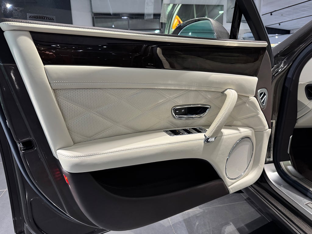 Bentley Flying Spur W12 6.0 W12 Endast 1275 mil - bild 8
