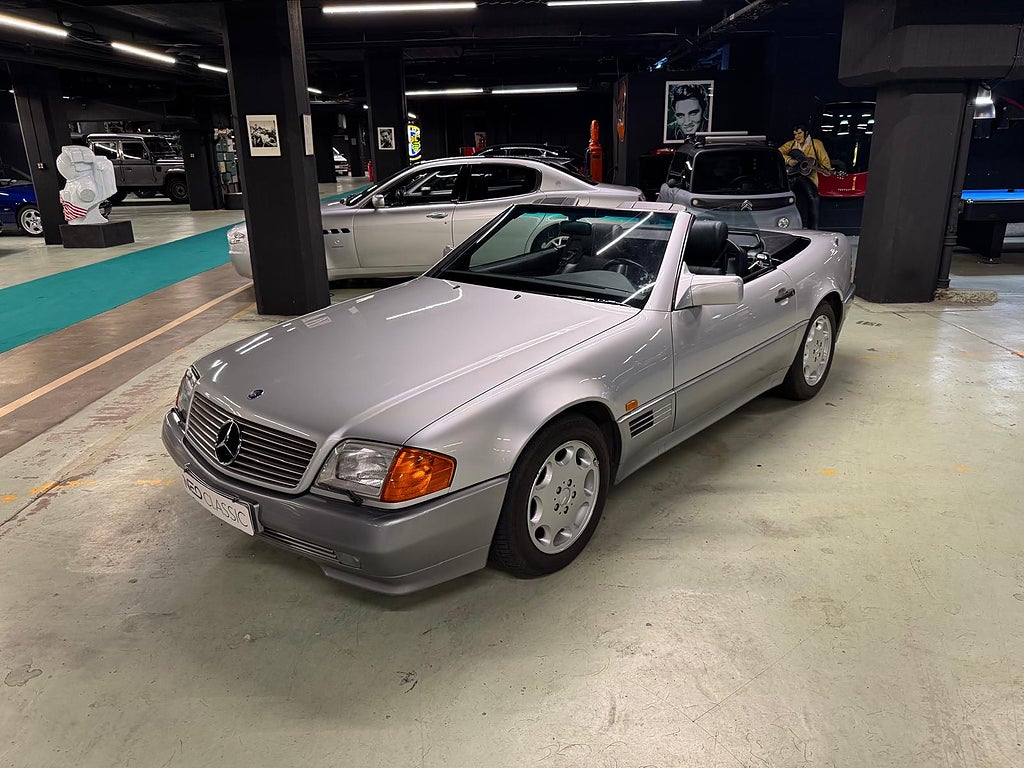 Mercedes-Benz SL 500 med baksäten och svensksåld!