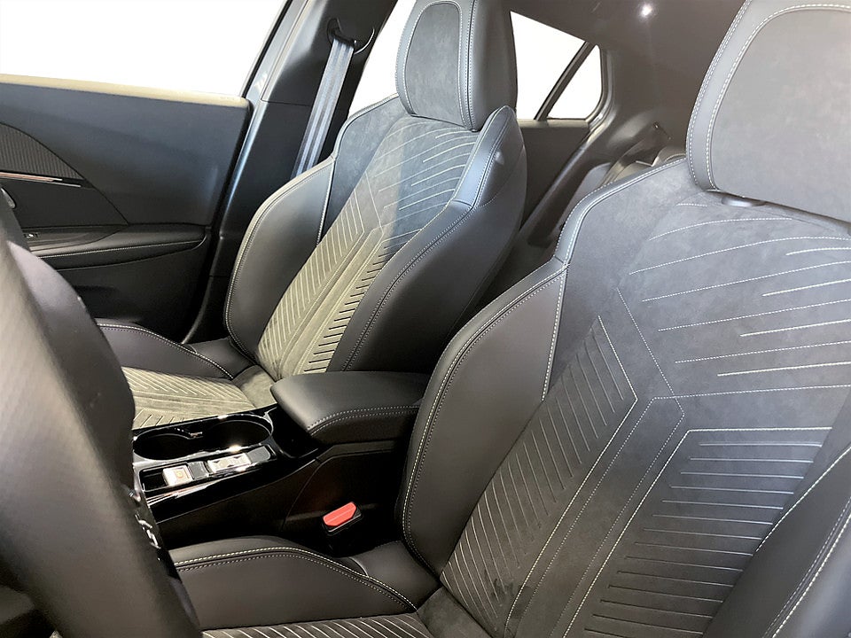 Bild på Peugeot 2008 GT 1.2 PT 130hk Aut B-KAMERA CARPLAY