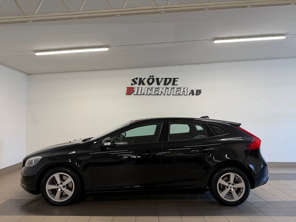 Volvo V40 D2 Business/Automat/Facelift/Nyservad/Bluetooth/Backsen