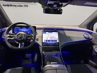 SUV Mercedes-Benz EQE 9 av 15