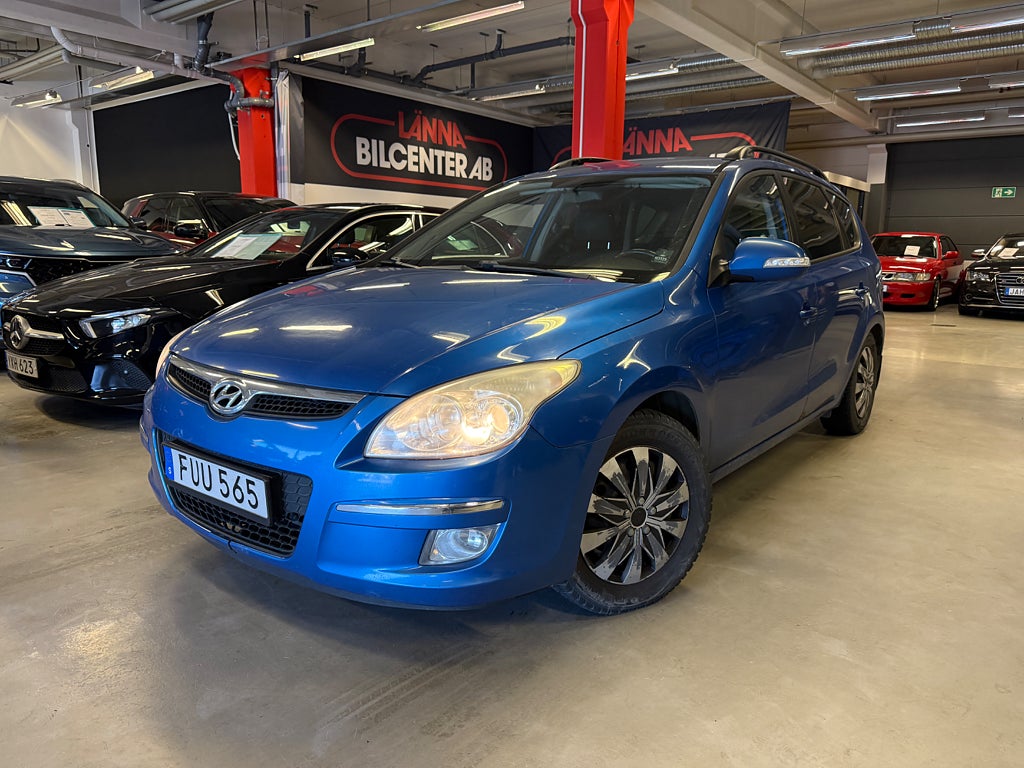 Hyundai i30 cw 1.6 Låg årsskatt AC Besiktad tom 260831