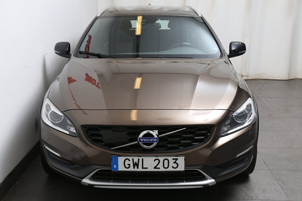 Volvo V60 Cross Country D4 190hk Momentum Business Edition AWD VOC Dra 2016