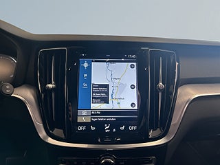 Volvo V60 D4 AWD Momentum Drag Dvärme Bkamera Navigation S&V-däck – bild 15