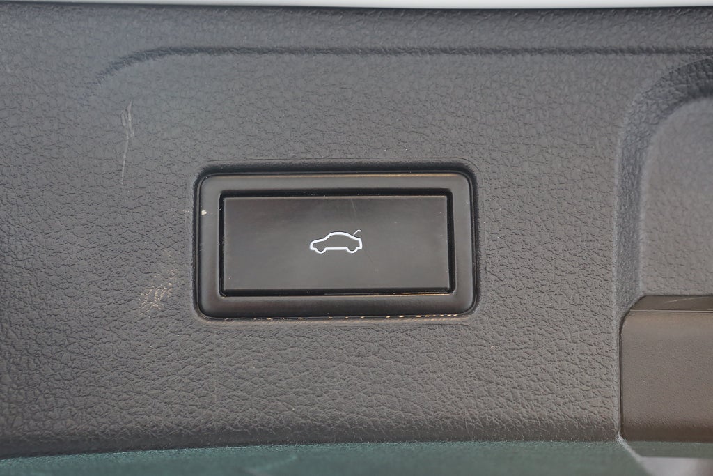 Volkswagen Passat GTE 1,4 TSI 218hk Plug-in DSG Variant Drag 2017