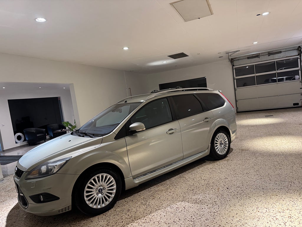 Ford Focus  2.0tdci automat  Powershift Titanium 