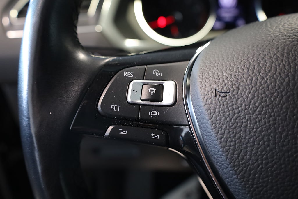 Volkswagen Tiguan Allspace 7-sits 2.0 TSI R-Line AUT 4M Drag Värmare 2020