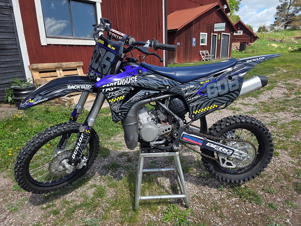 Kawasaki KX85 15h - 393kr/mån - Leverans - Byte