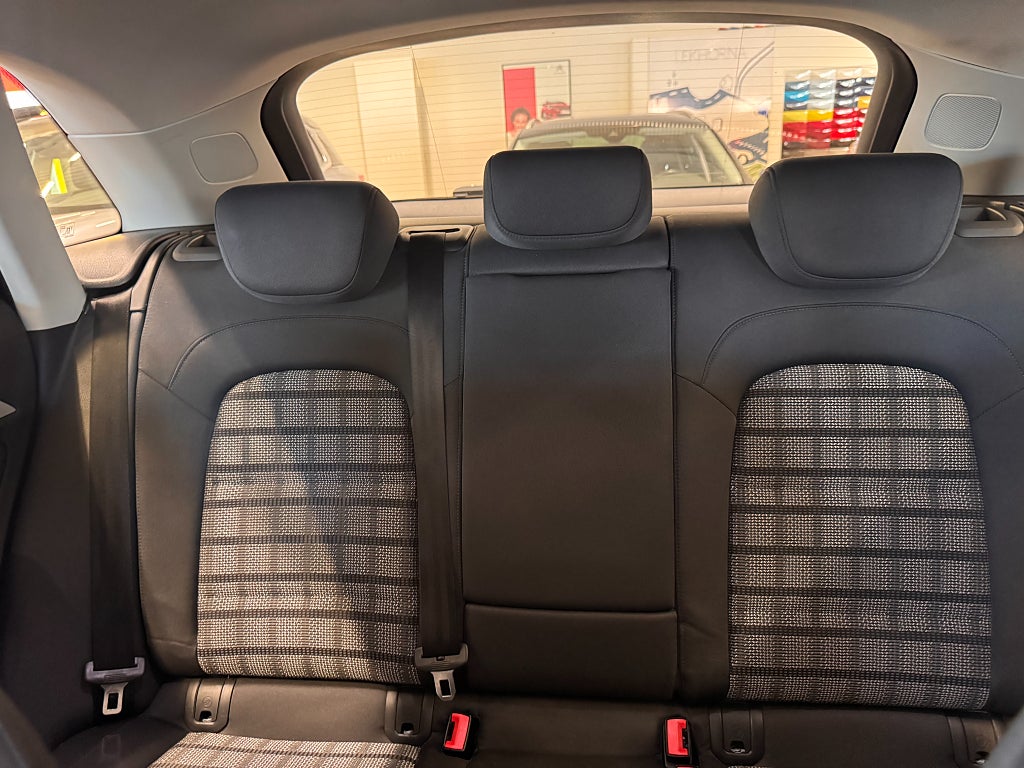 Audi Q3 2017 - miniatyr 33