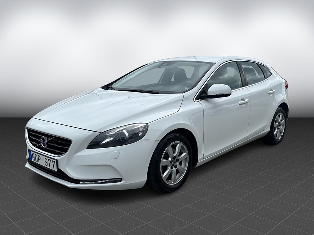 Volvo V40 D2 115hk Momentum Backkamera Drag