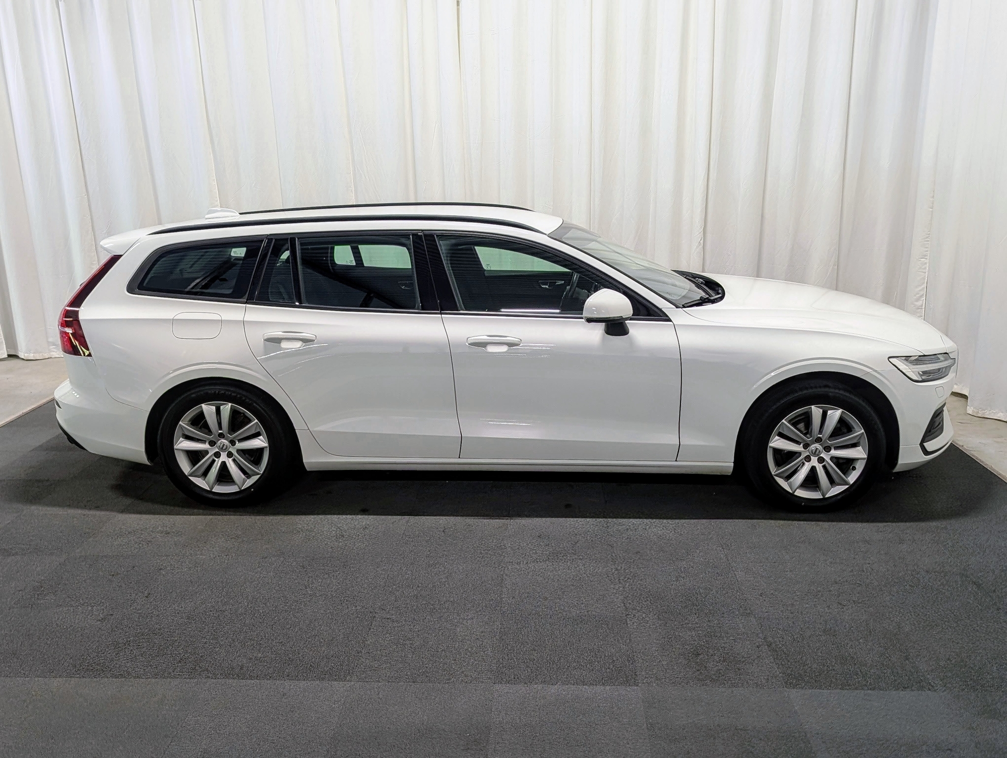 Volvo V60 D4 Geartronic Momentum 2019, bild 5/10