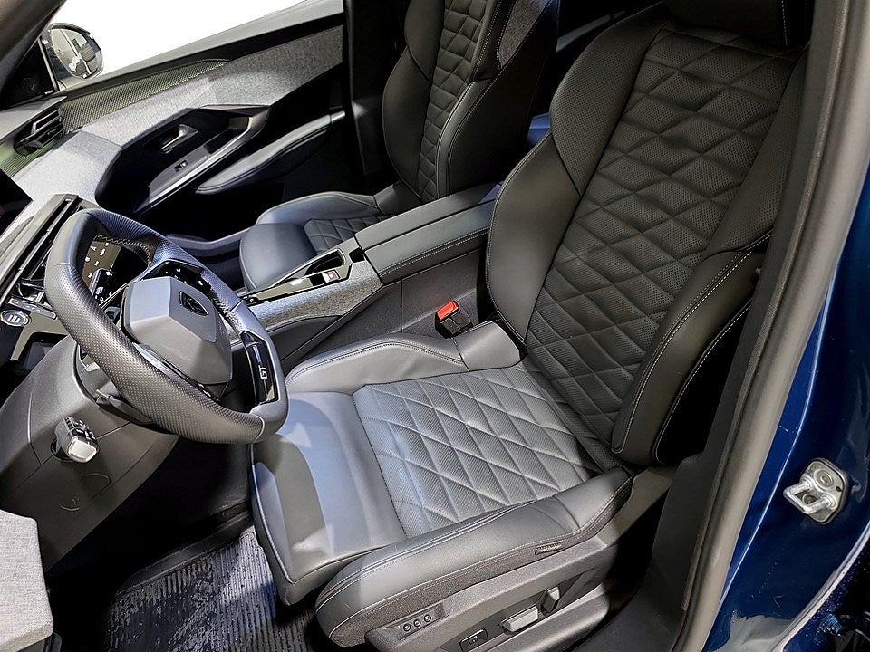 Bild på Peugeot E-3008 GT Ultimate 73kWh 214hk Aut- FOCAL,PANO,360