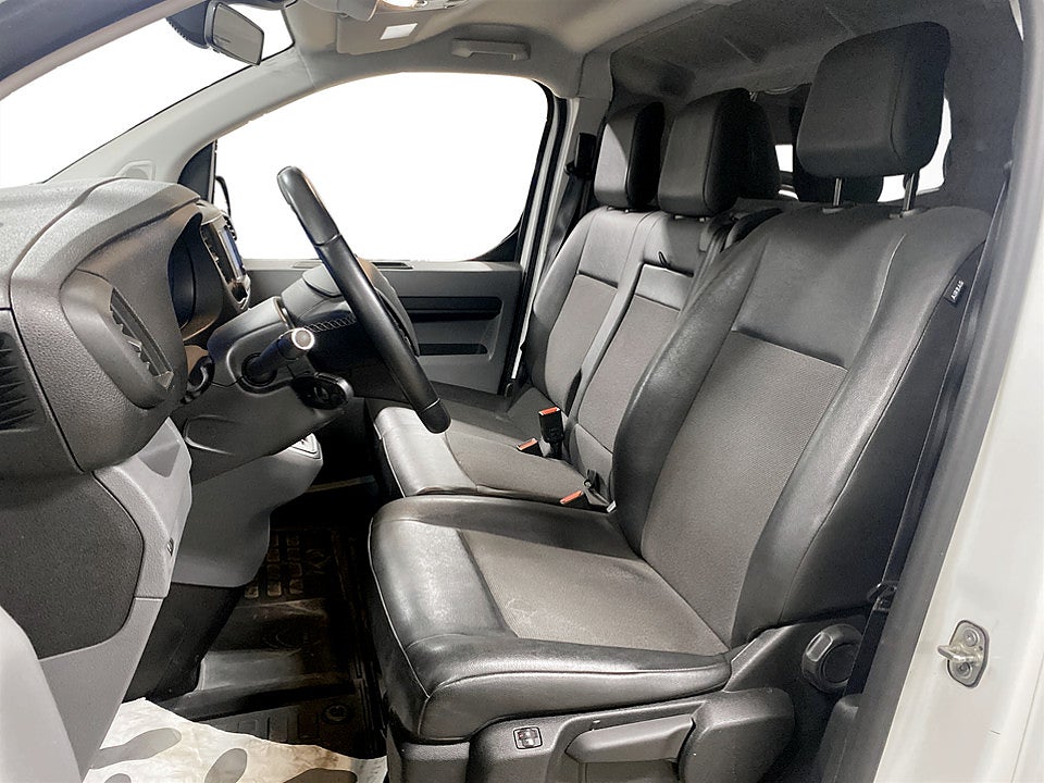 Bild på Citroën e-Jumpy Business Premium 75kWh 136hk Aut L2  B-KAMERA DRAG