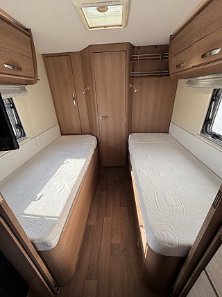 Husbil-halvintegrerad Mc Louis  MC4 75 11 av 21