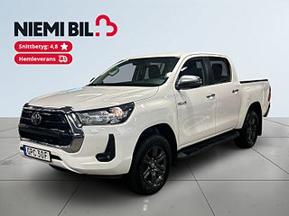 Toyota Hilux Dubbelhytt 2.4 AWD Hero Drag/Kamera/M-Värmare/S&V-Däck – bild 1