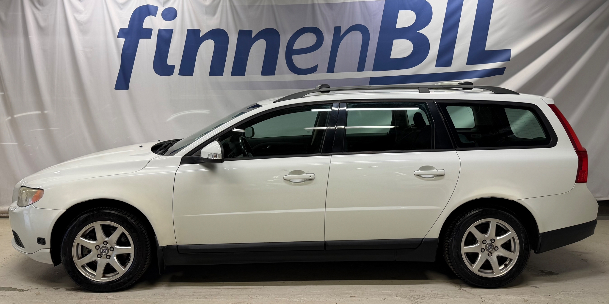 Volvo V70 2.0F Besiktigad Drag 2009, bild 2/10