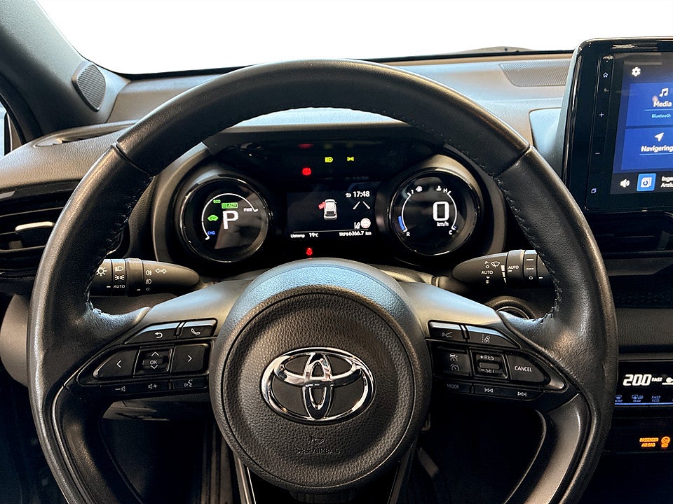 Bild på Toyota Yaris Style Hybrid CVT 116hk Aut B-KAMERA CARPLAY