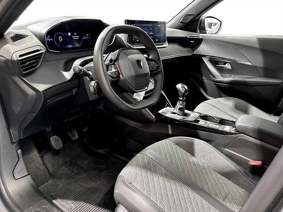 Bild på Peugeot 2008 Allure 1.2 PT 130hk CARPLAY P-SENSORER