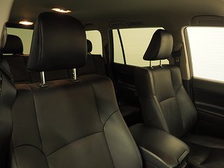 SUV Toyota Land Cruiser 11 av 27