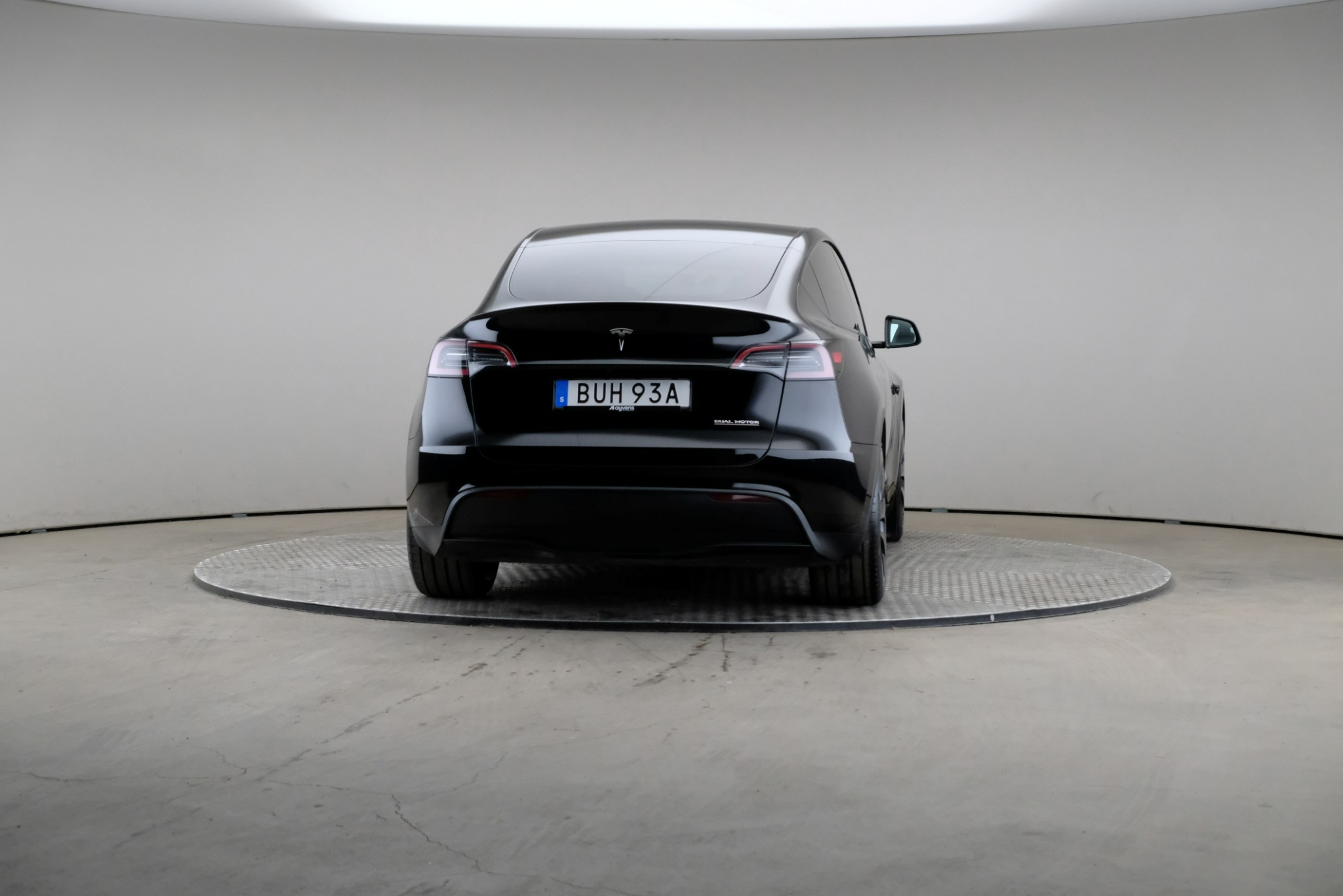 Tesla Model Y 2023, bild 2/10